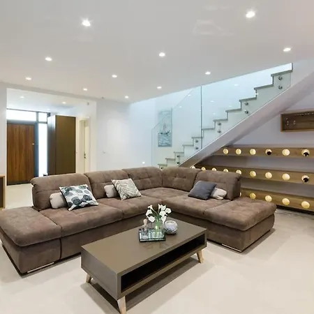 Excellent Oasis With A Pool Villa Grizane-Belgrad