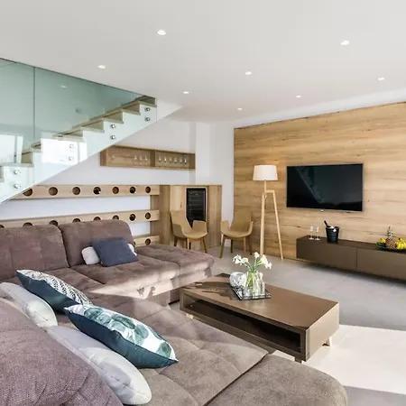 Excellent Oasis With A Pool Grizane-Belgrad