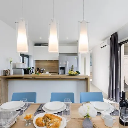 Вилла Excellent Oasis With A Pool Grizane-Belgrad